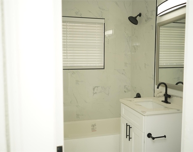 2516 Isabella Street - Photo Thumbnail 7