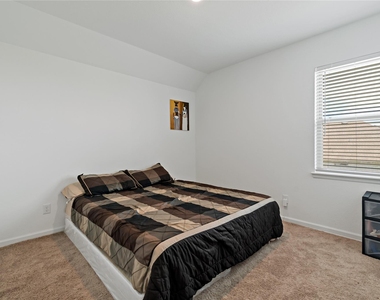 14010 Hartford Heights Way - Photo Thumbnail 8