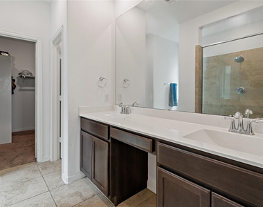 14010 Hartford Heights Way - Photo Thumbnail 5