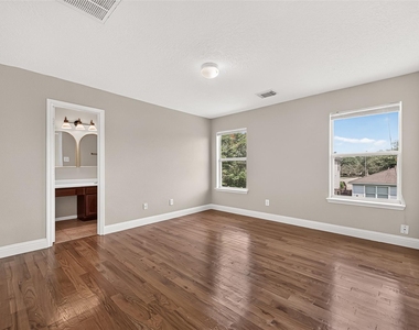 3519 Fuller Bluff Drive - Photo Thumbnail 14