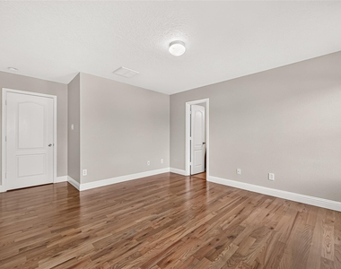 3519 Fuller Bluff Drive - Photo Thumbnail 4