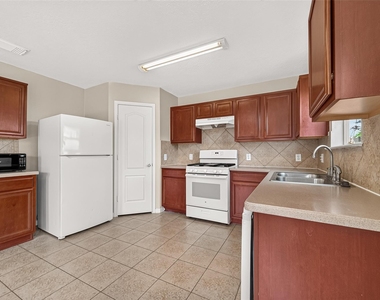 3519 Fuller Bluff Drive - Photo Thumbnail 12