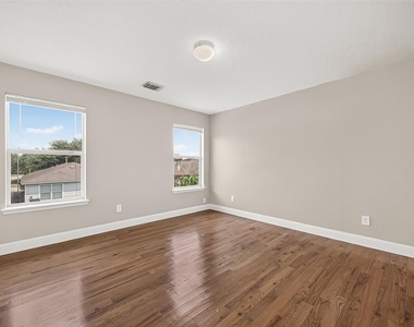 3519 Fuller Bluff Drive - Photo Thumbnail 5