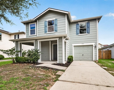 3519 Fuller Bluff Drive - Photo Thumbnail 2