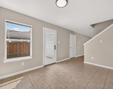3519 Fuller Bluff Drive - Photo Thumbnail 6