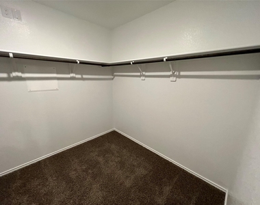332 Pecos Drive - Photo Thumbnail 10