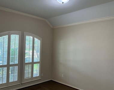 6914 Sunflower Grove Drive - Photo Thumbnail 7
