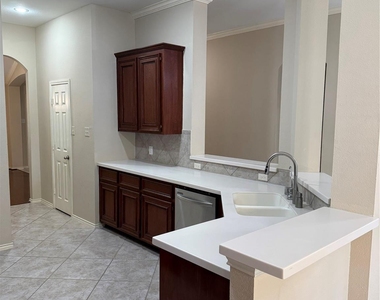 6914 Sunflower Grove Drive - Photo Thumbnail 10