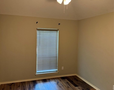 6914 Sunflower Grove Drive - Photo Thumbnail 12