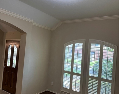6914 Sunflower Grove Drive - Photo Thumbnail 4