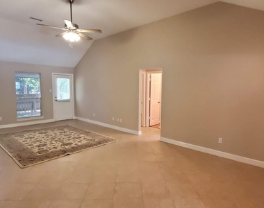 1207 Toby Lane - Photo Thumbnail 6