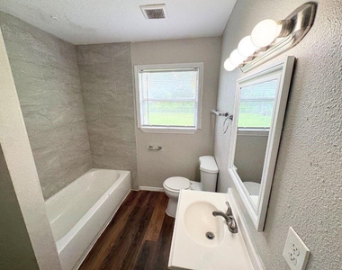 8238 Homewood Lane - Photo Thumbnail 15