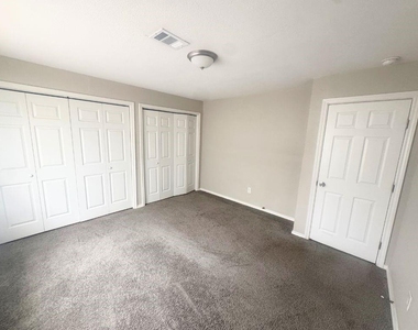8238 Homewood Lane - Photo Thumbnail 12