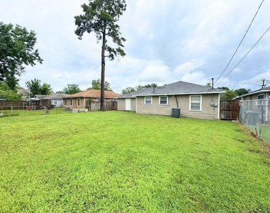 8238 Homewood Lane - Photo Thumbnail 18
