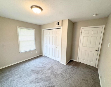 8238 Homewood Lane - Photo Thumbnail 9