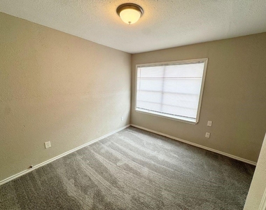 8238 Homewood Lane - Photo Thumbnail 13