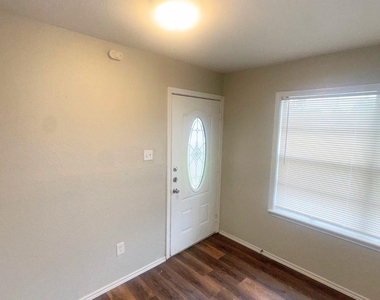 8238 Homewood Lane - Photo Thumbnail 2