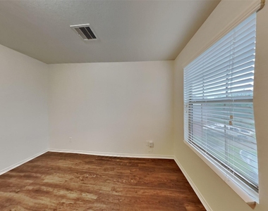 2838 Wisner Circle - Photo Thumbnail 17