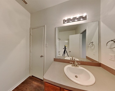 2838 Wisner Circle - Photo Thumbnail 10