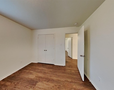 2838 Wisner Circle - Photo Thumbnail 12