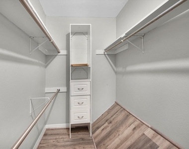 2647 Marilee Ln - Photo Thumbnail 19