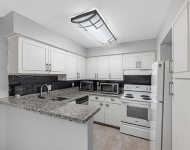 2647 Marilee Ln - Photo Thumbnail 10