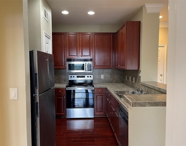 2400 Mccue Road - Photo Thumbnail 12