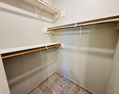 10702 Deval Drive - Photo Thumbnail 8