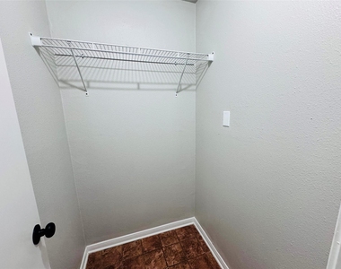 10702 Deval Drive - Photo Thumbnail 12