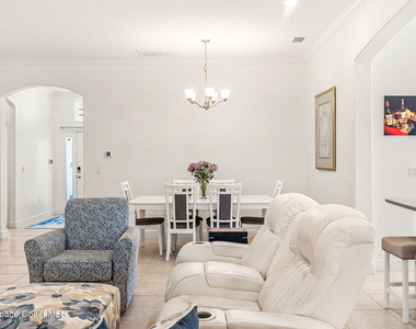 6435 Montserrat Drive - Photo Thumbnail 12