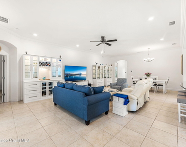 6435 Montserrat Drive - Photo Thumbnail 15