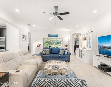 6435 Montserrat Drive - Photo Thumbnail 11