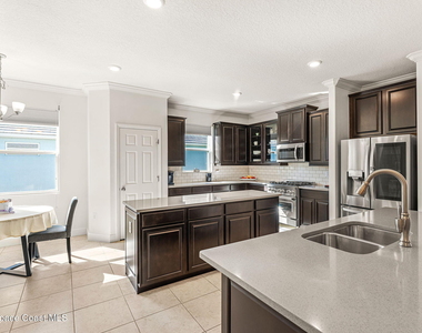 6435 Montserrat Drive - Photo Thumbnail 18