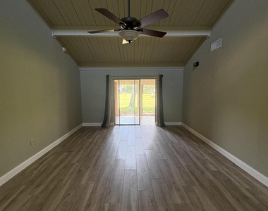 215 Augusta Way - Photo Thumbnail 9