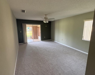 215 Augusta Way - Photo Thumbnail 12