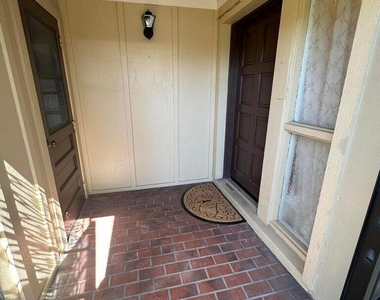 215 Augusta Way - Photo Thumbnail 1