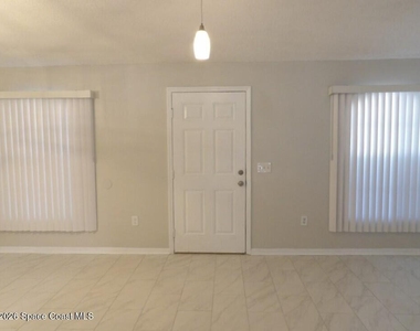 249 Higgins Avenue Nw - Photo Thumbnail 2