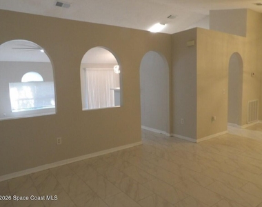 249 Higgins Avenue Nw - Photo Thumbnail 8