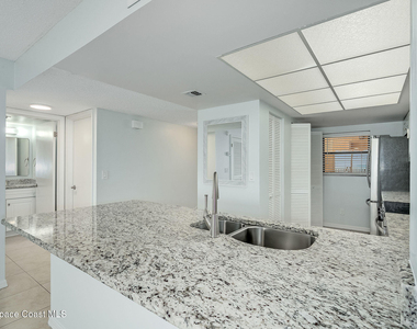 1860 N Atlantic Avenue - Photo Thumbnail 8
