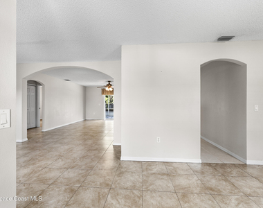 1324 Mandys Court - Photo Thumbnail 2