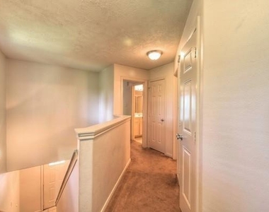 614 Foster Street - Photo Thumbnail 12