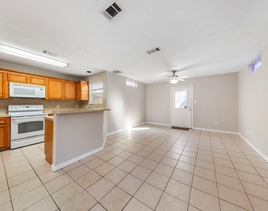 614 Foster Street - Photo Thumbnail 6
