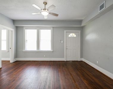 3015 Isabella Street - Photo Thumbnail 5