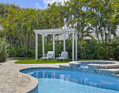 6774 Angeles Road - Photo Thumbnail 7