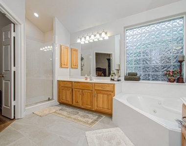 17611 Emerald Garden Lane - Photo Thumbnail 34