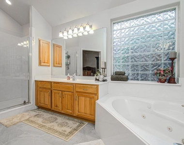 17611 Emerald Garden Lane - Photo Thumbnail 33