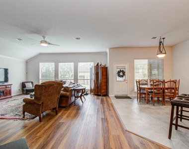 17611 Emerald Garden Lane - Photo Thumbnail 7