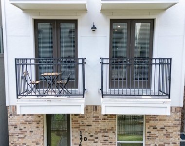1274 N Post Oak Road - Photo Thumbnail 2