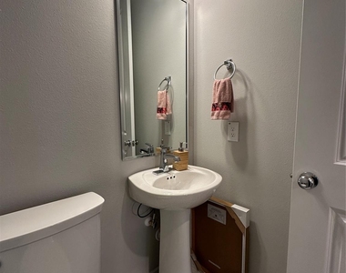 1274 N Post Oak Road - Photo Thumbnail 21