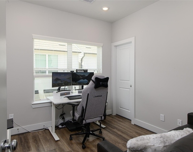 1274 N Post Oak Road - Photo Thumbnail 10